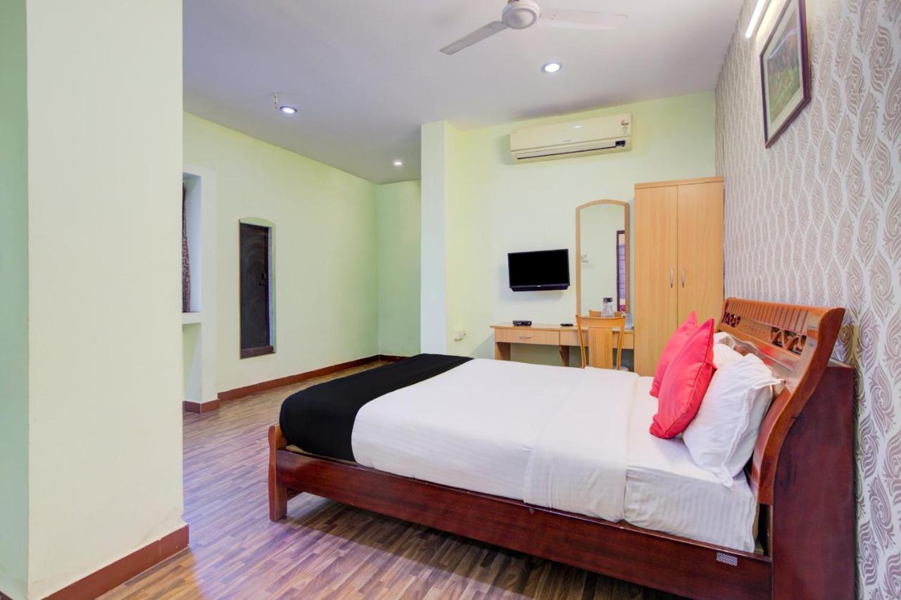Oyo Flagship Amutha Residency